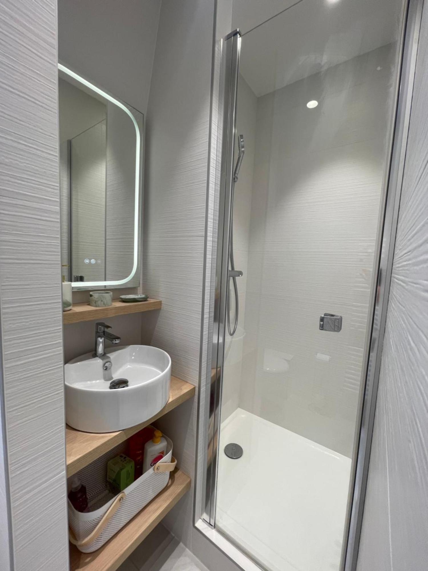 Appartements De Charme Du General Leclerc - Place D'Erlon - Hypercentre - Gare - Реймс Екстериор снимка