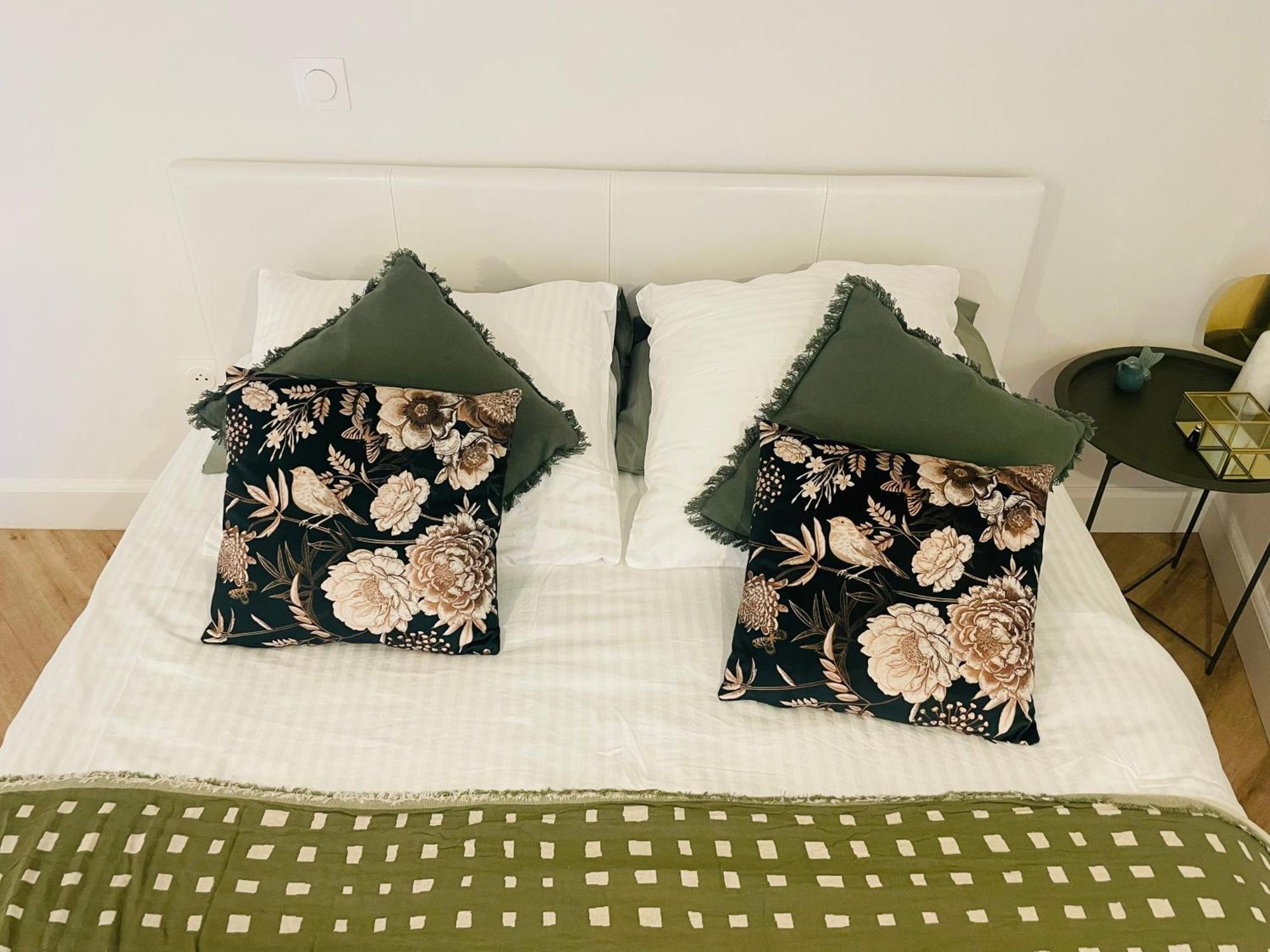Appartements De Charme Du General Leclerc - Place D'Erlon - Hypercentre - Gare - Реймс Екстериор снимка